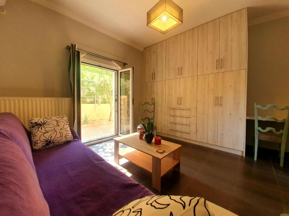 Ilias' Cosy And Relaxing Apartment Athens Exterior photo